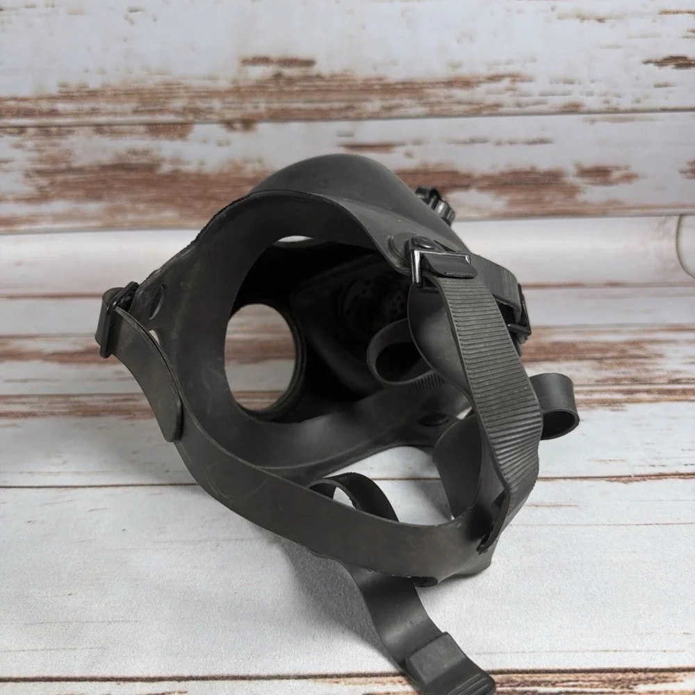 Vintage Military Surplus M15 Gas Mask Black Rubber NBC Prepper Protection